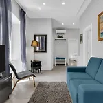 Center Dvor Kalalarga * Makarska