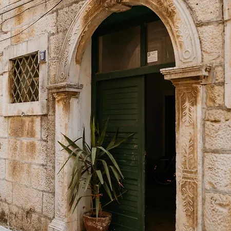Apartment Center Dvor Kalalarga Makarska