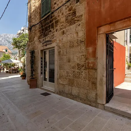 Apartamento Dvor Kalalarga