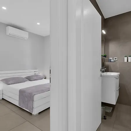 Apartment Center Dvor Kalalarga *