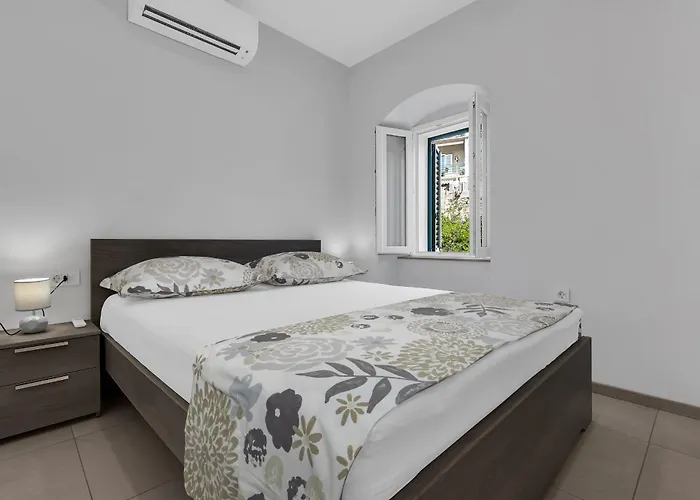 Center Dvor Kalalarga * ماكارسكا