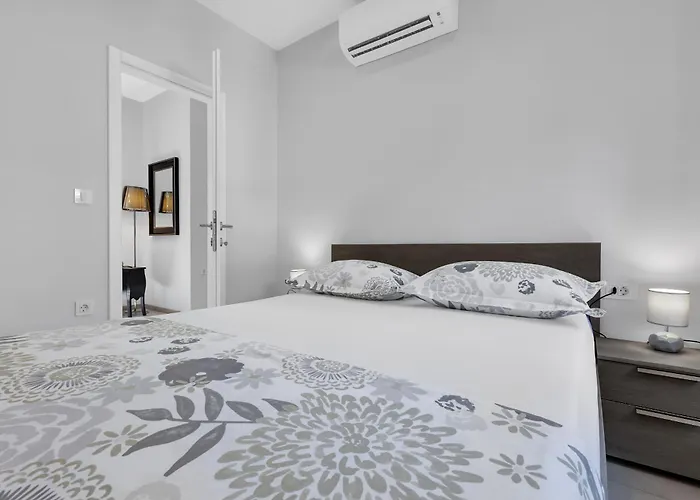 Center Dvor Kalalarga شقة ماكارسكا