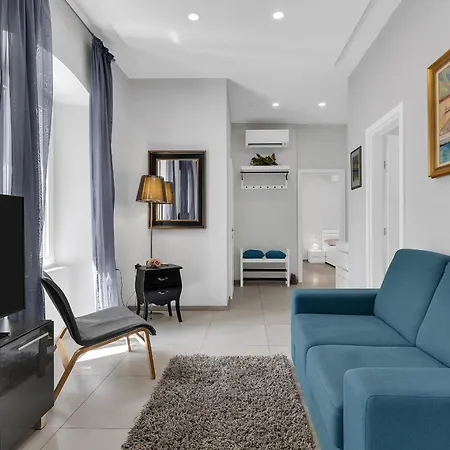 Center Dvor Kalalarga * Makarska